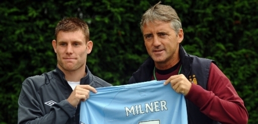James Milner (vlevo) je jednou z největších posil Manchesteru City.